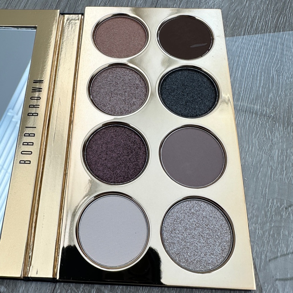 NEW Bobby Brown Holiday 2018 Smokey Crystal Eyeshadow Palette